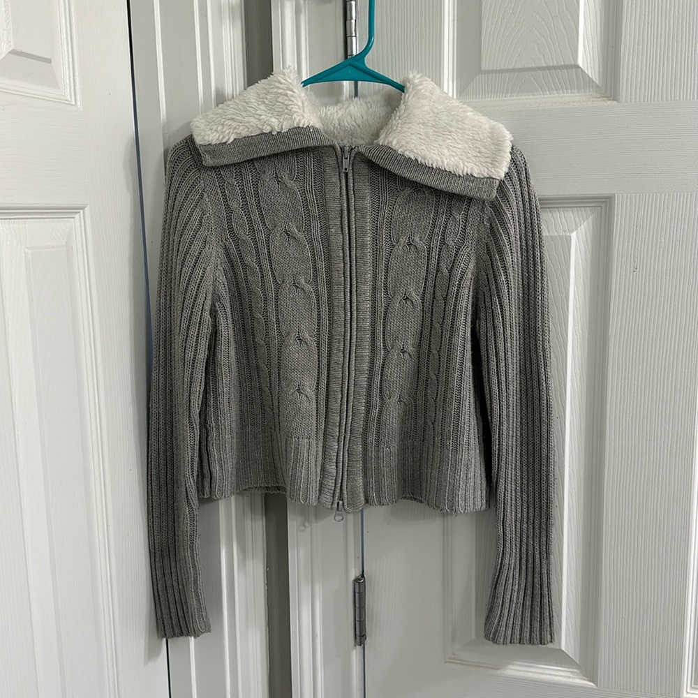 cropped gray zip up sweater